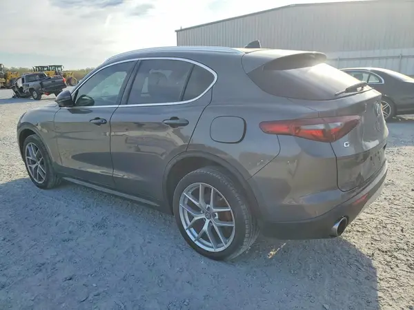 ZASPAKBN5K7C31140 2019 ALFA ROMEO STELVIO - Image 2