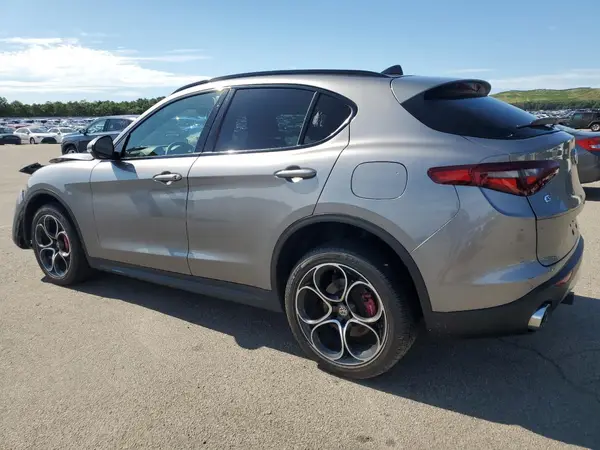 ZASPAKBN5K7C44681 2019 ALFA ROMEO STELVIO - Image 2