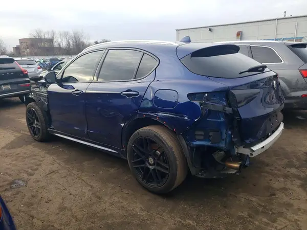 ZASPAKBN5L7C75219 2020 ALFA ROMEO STELVIO - Image 2