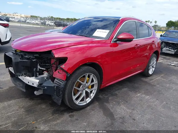 ZASPAKBN5M7C99036 2021 ALFA ROMEO STELVIO - Image 2