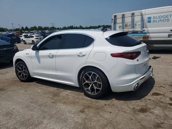 ZASPAKBN5M7D01125 2021 ALFA ROMEO STELVIO - Image 2