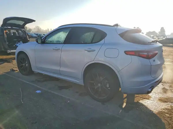 ZASPAKBN5M7D03148 2021 ALFA ROMEO STELVIO - Image 2