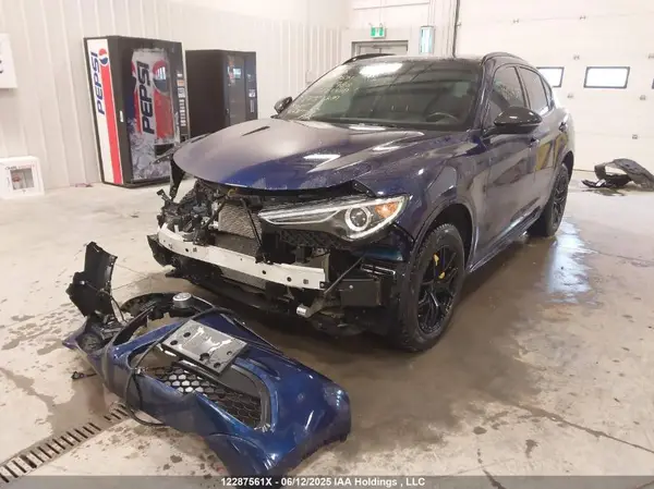 ZASPAKBN5M7D05983 2021 ALFA ROMEO STELVIO - Image 2