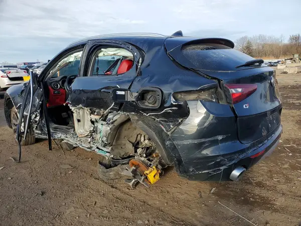 ZASPAKBN5M7D09399 2021 ALFA ROMEO STELVIO - Image 2