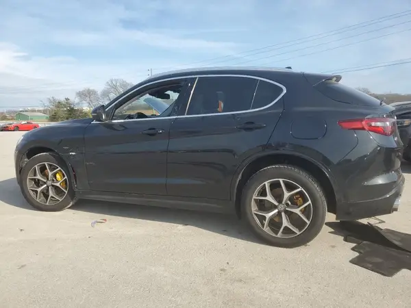 ZASPAKBN5M7D10214 2021 ALFA ROMEO STELVIO - Image 2