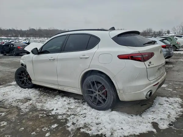 ZASPAKBN5M7D13078 2021 ALFA ROMEO STELVIO - Image 2