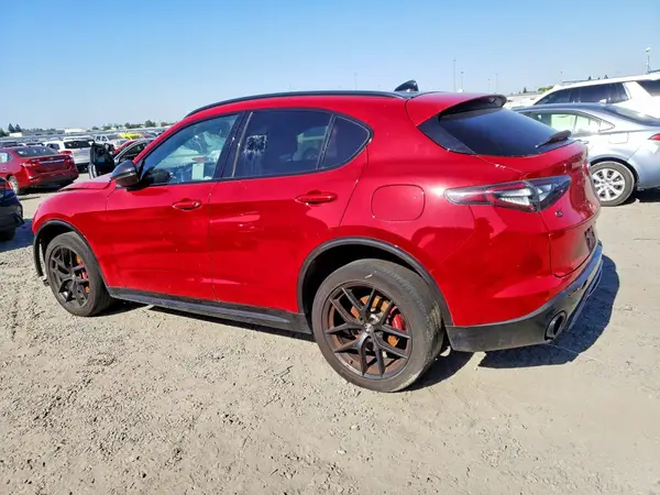 ZASPAKBN5M7D18815 2021 ALFA ROMEO STELVIO - Image 2