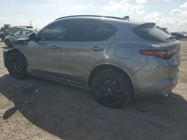ZASPAKBN5M7D20449 2021 ALFA ROMEO STELVIO - Image 2
