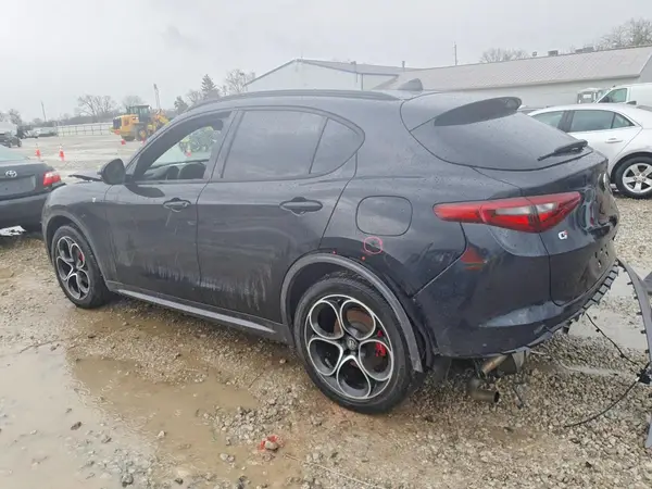 ZASPAKBN5N7D26558 2022 ALFA ROMEO STELVIO - Image 2