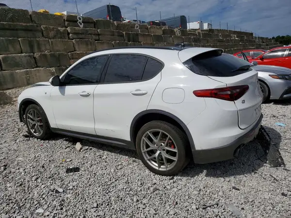 ZASPAKBN5N7D33400 2022 ALFA ROMEO STELVIO - Image 2