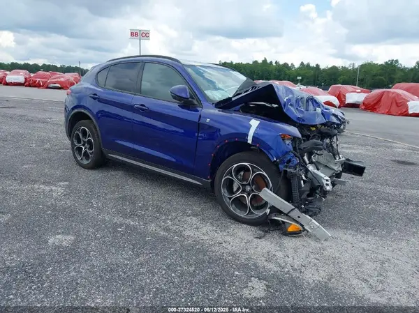 ZASPAKBN5N7D33705 2022 ALFA ROMEO STELVIO - Image 1