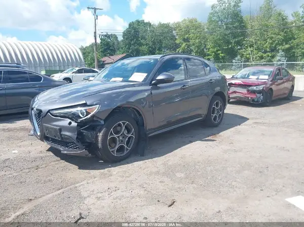 ZASPAKBN5N7D37558 2022 ALFA ROMEO STELVIO - Image 2