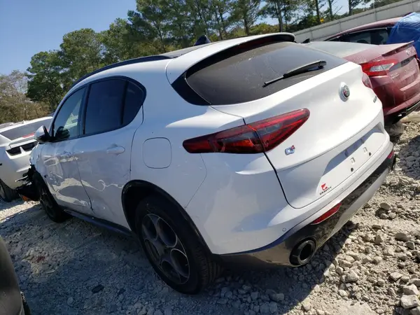 ZASPAKBN5N7D39875 2022 ALFA ROMEO STELVIO - Image 2