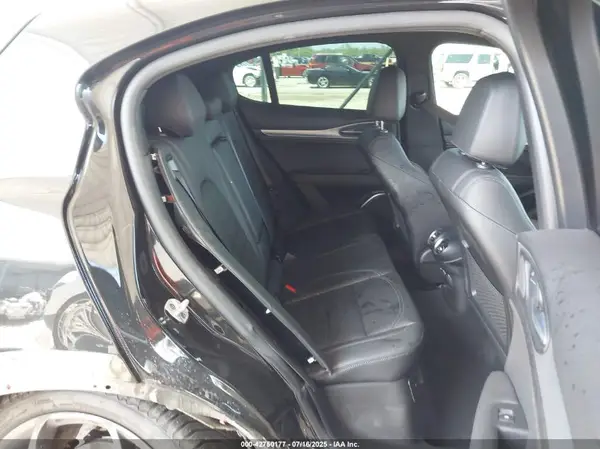 ZASPAKBN5P7D50054 2023 ALFA ROMEO STELVIO - Image 8