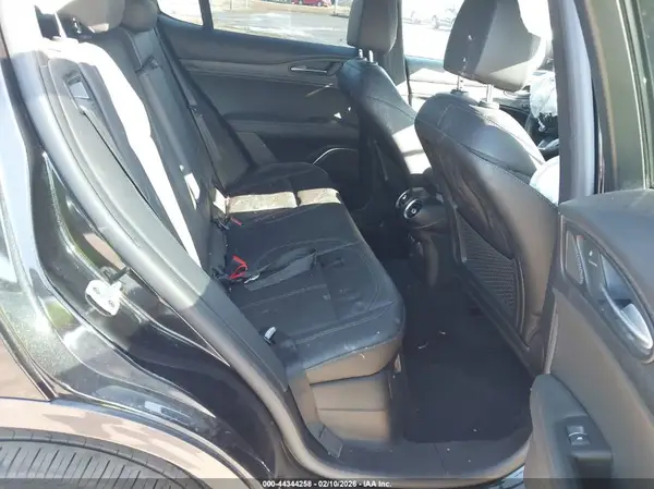ZASPAKBN5P7D50426 2023 ALFA ROMEO STELVIO - Image 8