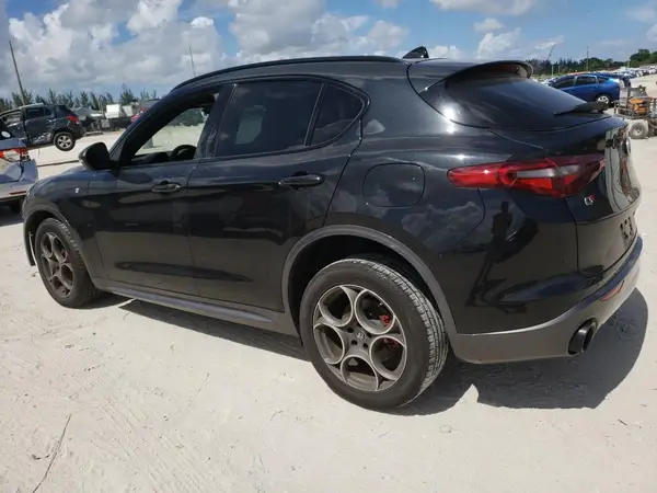 ZASPAKBN5P7D52838 2023 ALFA ROMEO STELVIO - Image 2