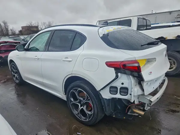 ZASPAKBN5P7D53925 2023 ALFA ROMEO STELVIO - Image 2