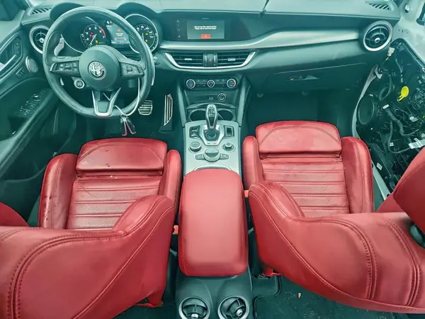 ZASPAKBN5P7D53925 2023 ALFA ROMEO STELVIO - Image 8