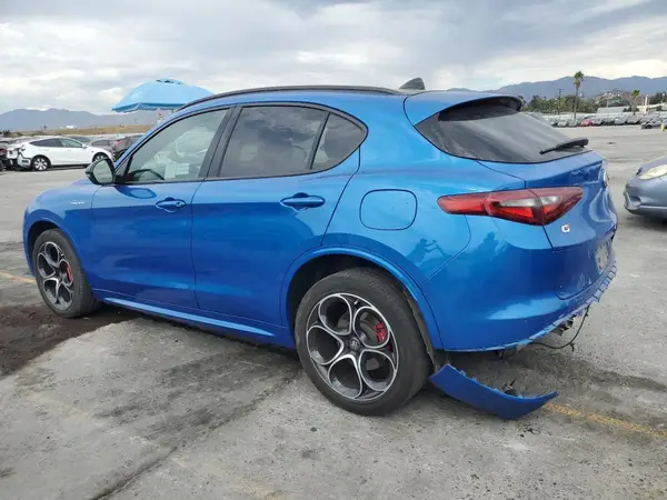 ZASPAKBN5P7D55366 2023 ALFA ROMEO STELVIO - Image 2