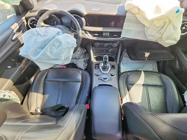 ZASPAKBN5P7D57165 2023 ALFA ROMEO STELVIO - Image 8