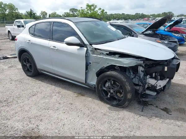ZASPAKBN5P7D57909 2023 ALFA ROMEO STELVIO - Image 1