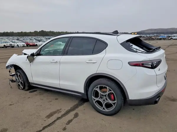 ZASPAKBN5R7D75782 2024 ALFA ROMEO STELVIO - Image 2