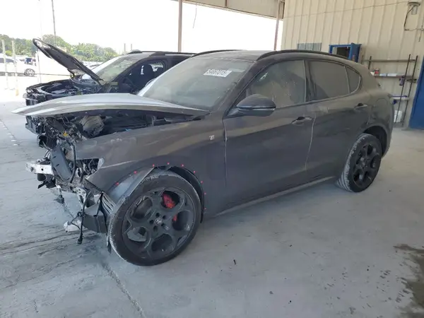 ZASPAKBN5R7D80366 2024 ALFA ROMEO STELVIO - Image 1
