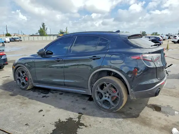 ZASPAKBN5R7D80688 2024 ALFA ROMEO STELVIO - Image 2