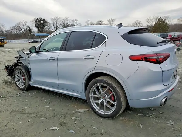 ZASPAKBN6L7C85337 2020 ALFA ROMEO STELVIO - Image 2