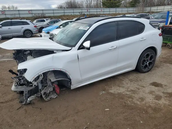 ZASPAKBN6M7D01053 2021 ALFA ROMEO STELVIO - Image 1