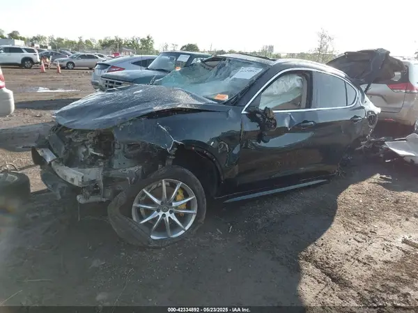 ZASPAKBN6M7D09394 2021 ALFA ROMEO STELVIO - Image 2