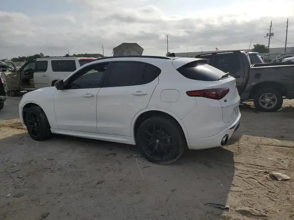 ZASPAKBN6M7D11680 2021 ALFA ROMEO STELVIO - Image 2
