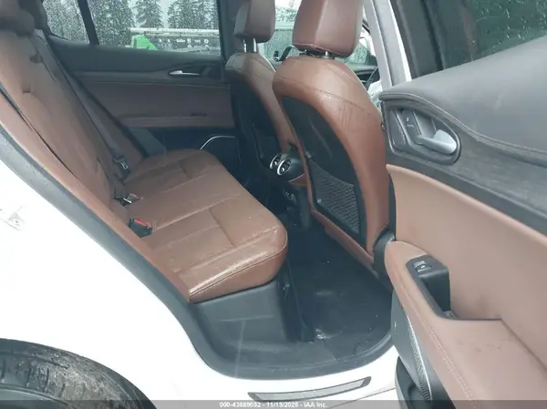 ZASPAKBN6M7D15034 2021 ALFA ROMEO STELVIO - Image 8