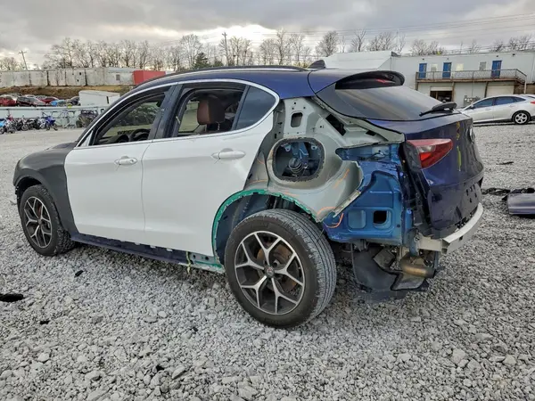 ZASPAKBN6M7D15289 2021 ALFA ROMEO STELVIO - Image 2