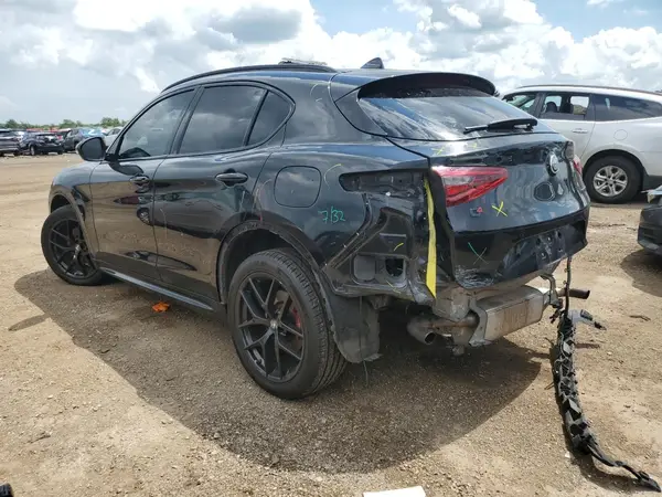 ZASPAKBN6M7D17334 2021 ALFA ROMEO STELVIO - Image 2