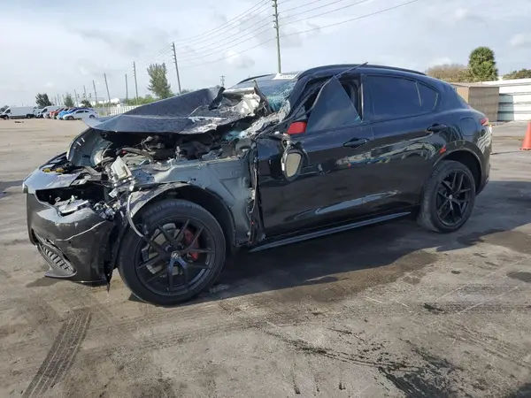 ZASPAKBN6M7D18774 2021 ALFA ROMEO STELVIO - Image 1