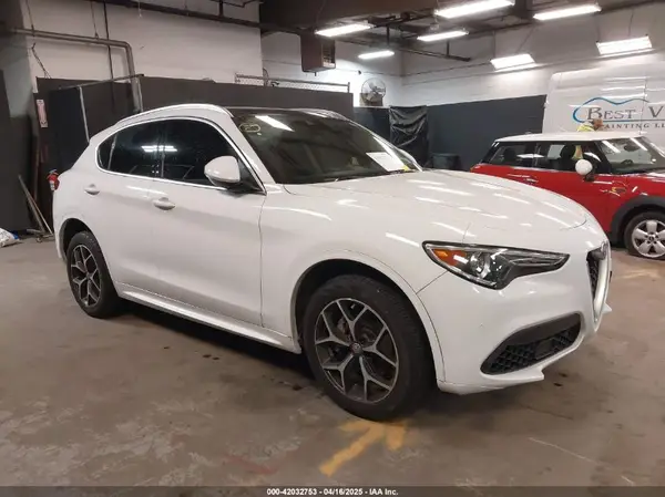 ZASPAKBN6M7D19214 2021 ALFA ROMEO STELVIO - Image 1
