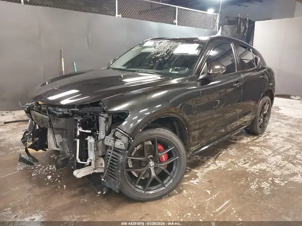 ZASPAKBN6M7D19732 2021 ALFA ROMEO STELVIO - Image 2