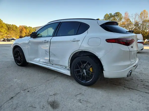 ZASPAKBN6M7D20007 2021 ALFA ROMEO STELVIO - Image 2