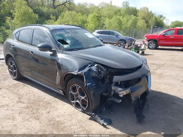 ZASPAKBN6N7D24902 2022 ALFA ROMEO STELVIO - Image 1