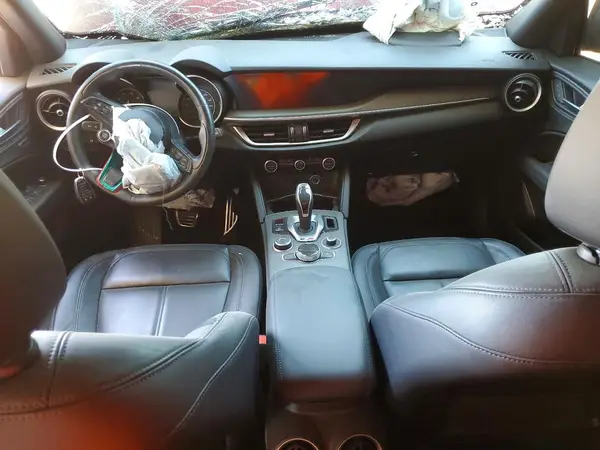 ZASPAKBN6N7D30263 2022 ALFA ROMEO STELVIO - Image 8