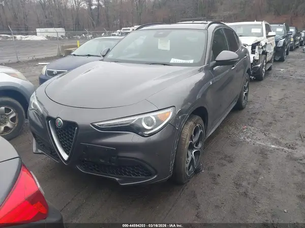 ZASPAKBN6N7D31686 2022 ALFA ROMEO STELVIO - Image 2