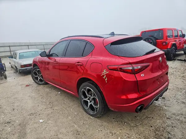 ZASPAKBN6N7D38430 2022 ALFA ROMEO STELVIO - Image 2