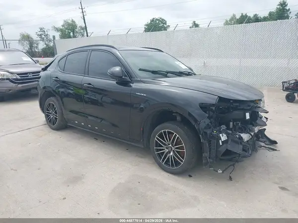 ZASPAKBN6N7D38637 2022 ALFA ROMEO STELVIO