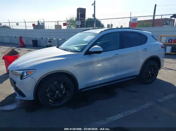 ZASPAKBN6N7D45135 2022 ALFA ROMEO STELVIO - Image 2