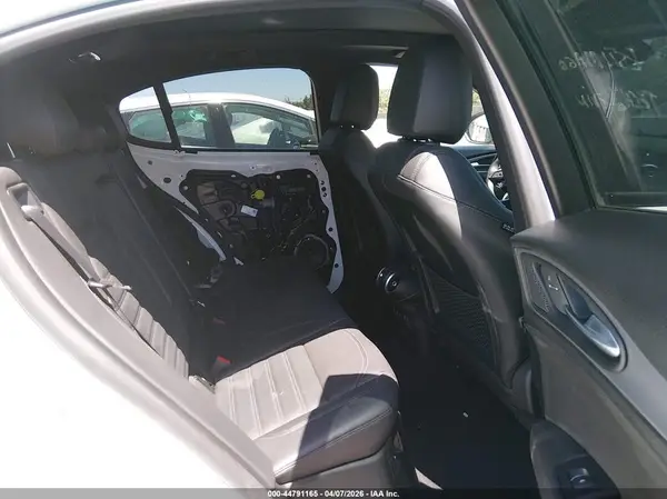 ZASPAKBN6P7D51097 2023 ALFA ROMEO STELVIO - Image 8