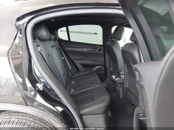 ZASPAKBN6P7D63797 2023 ALFA ROMEO STELVIO - Image 8