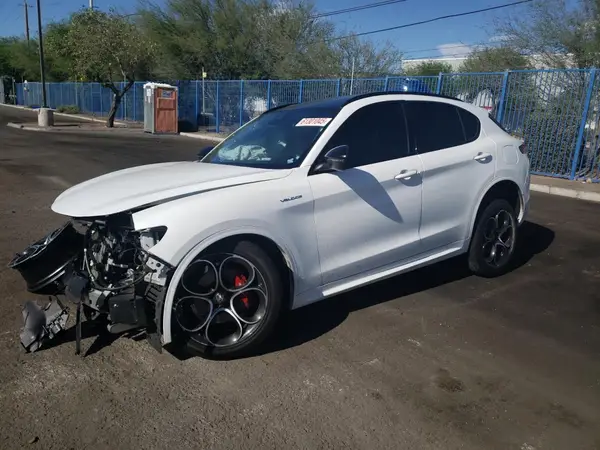 ZASPAKBN6P7D64318 2023 ALFA ROMEO STELVIO - Image 1