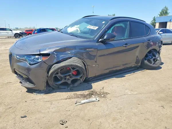ZASPAKBN6R7D70252 2024 ALFA ROMEO STELVIO - Image 1