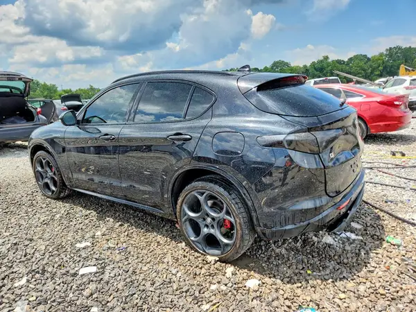 ZASPAKBN6R7D70428 2024 ALFA ROMEO STELVIO - Image 2